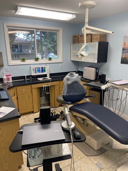 More Photos Of 15 21st Ave, Isle Of Palms Loft Creative Space For Sale