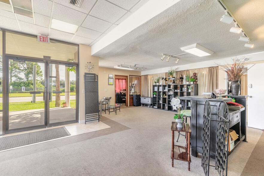 More Photos Of 258 Riverside Dr, Daytona Beach Storefront Retail Office For Sale