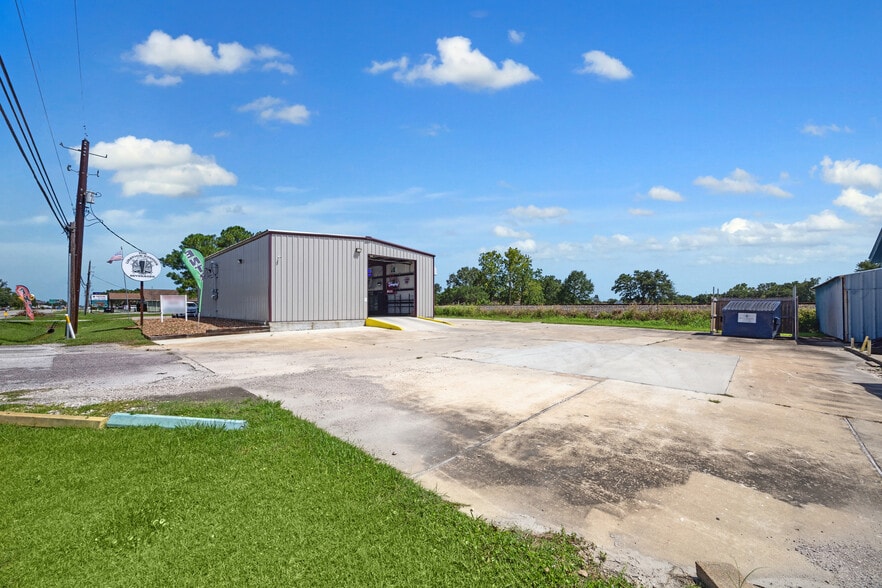 More Photos Of 13111 Highway 6, Santa Fe Freestanding For Sale