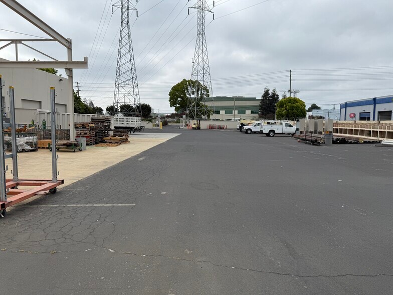 More Photos Of 1301 Laurelwood Rd, Santa Clara Manufacturing For Lease