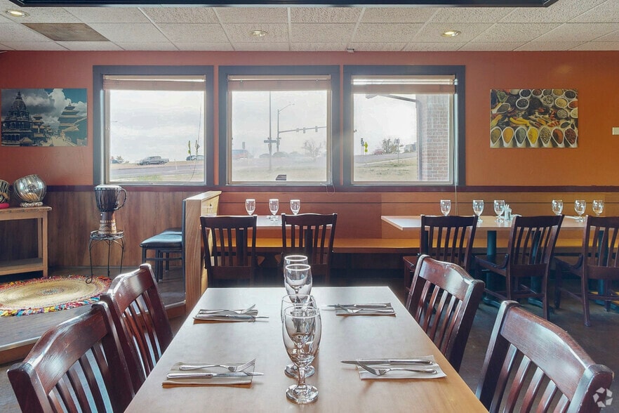 More Photos Of 11903 W 6th Avenue Frontage Rd, Lakewood Restaurant For Sale