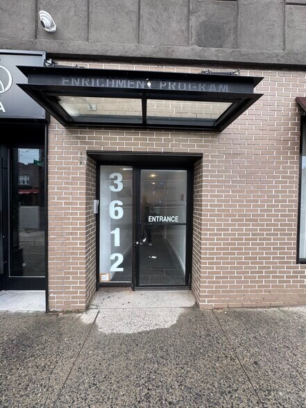 More Photos Of 3612-3614 E Tremont Ave, Bronx Office For Lease