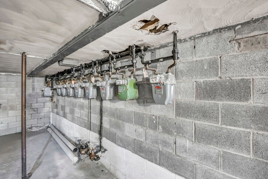 More Photos Of 885 S Green Rd, Cleveland Apartments For Sale