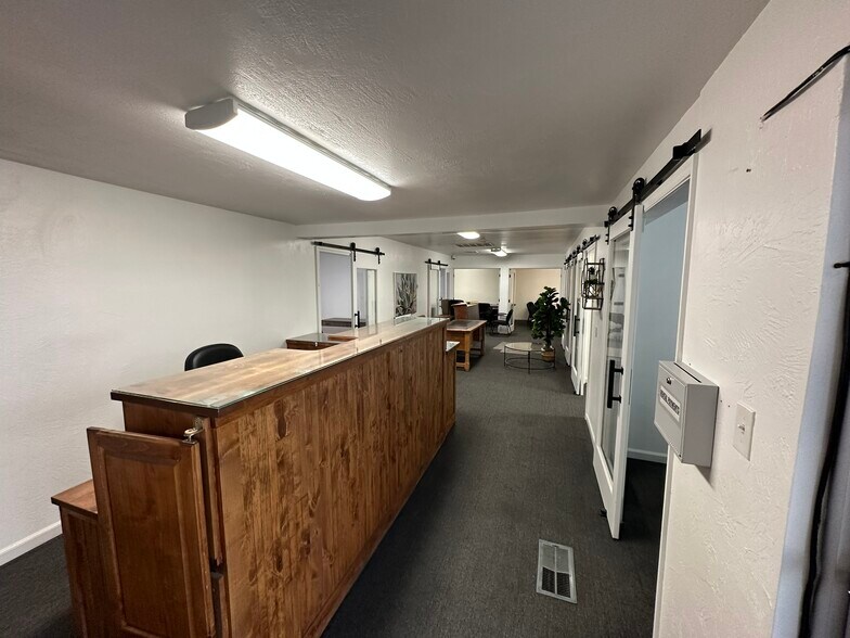 More Photos Of 73421 29 Palms Hwy, Twentynine Palms Office For Lease