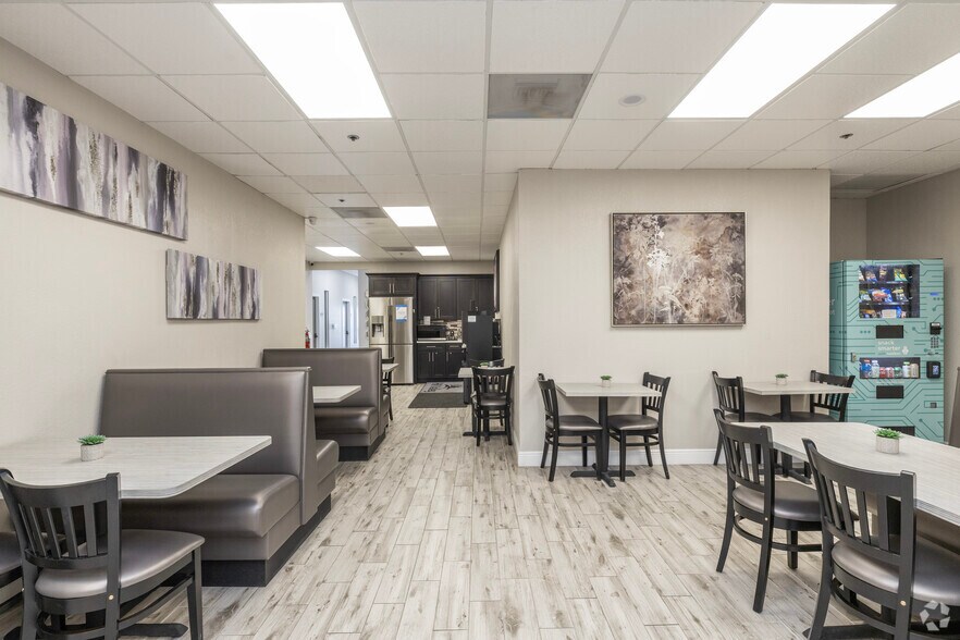 More Photos Of 1211 Tech Blvd, Tampa Manufacturing For Lease