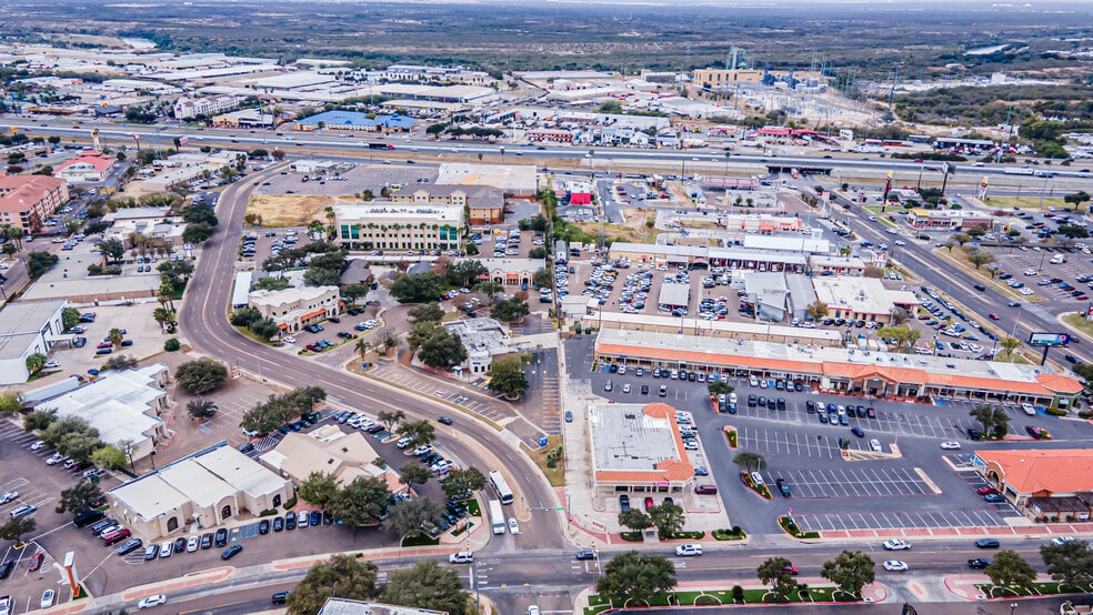More Photos Of 102 Del Ct, Laredo Office For Lease