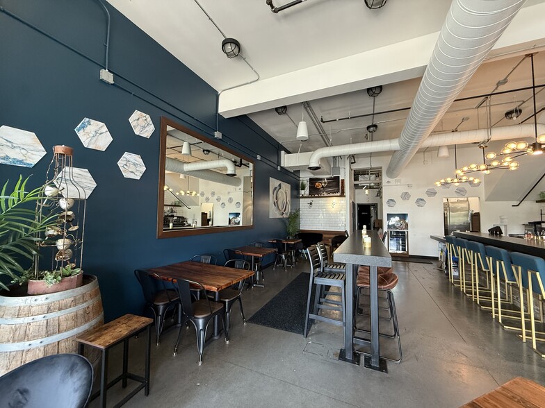 More Photos Of 3602 NW 119th St, Vancouver Storefront Retail Residential For Lease