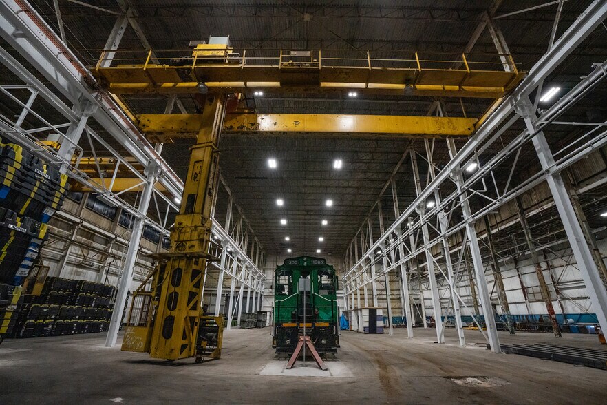 More Photos Of 100 Hayes Rd, Thorold Manufacturing For Lease