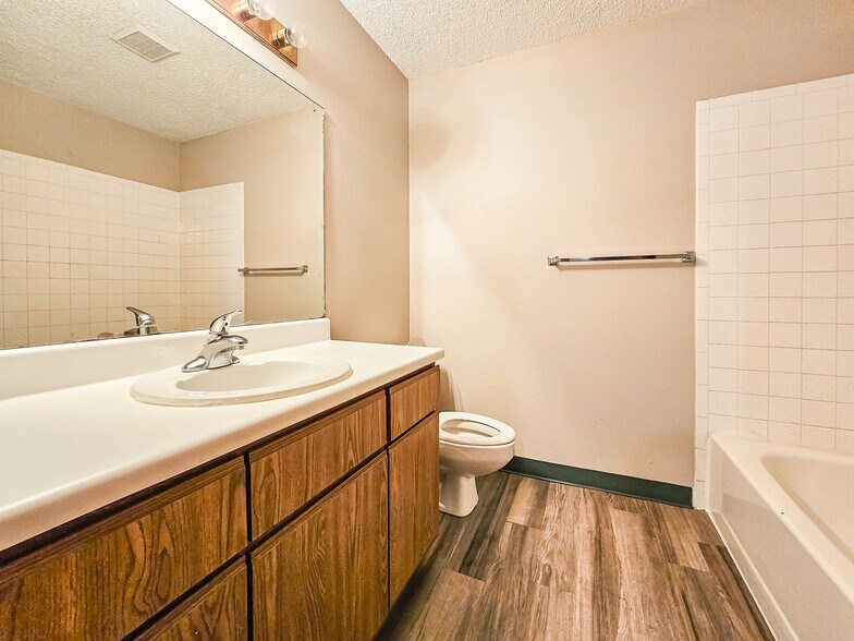 More Photos Of 218 S 38th St, Omaha Apartments For Sale
