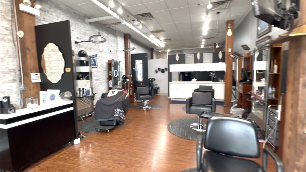 Primary Photo Of 2041-2049 W Grand Ave, Chicago Loft Creative Space For Lease