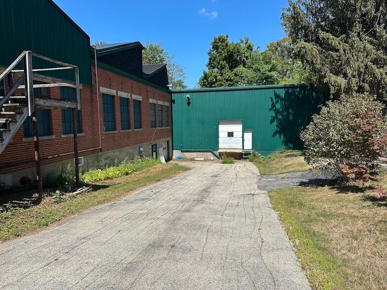 More Photos Of 10 Bartlett St, Allenstown Light Manufacturing For Lease