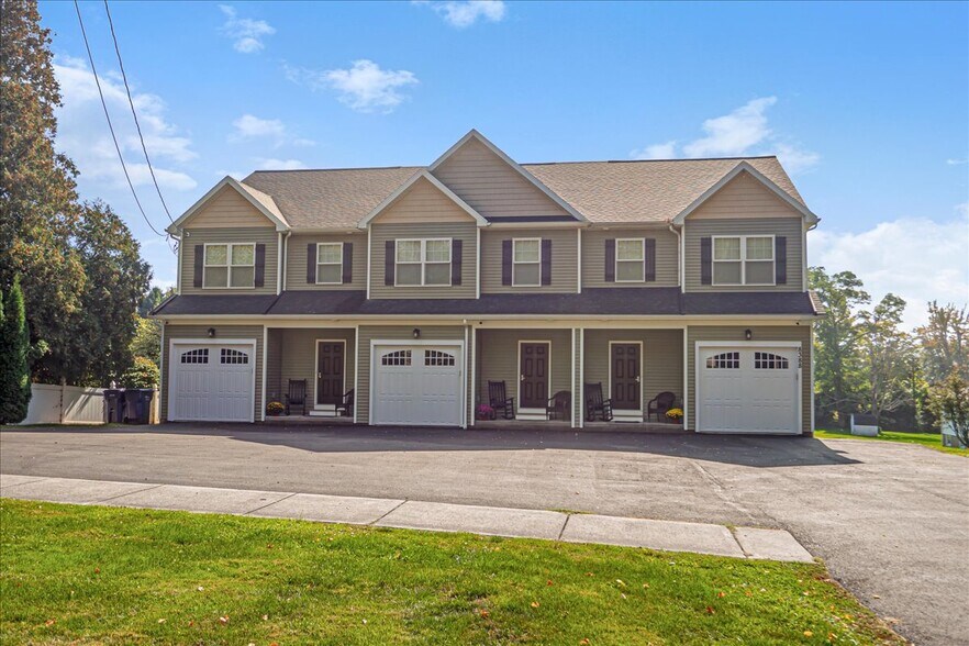 Primary Photo Of 8388 Bay St, Sodus Point Apartments For Sale