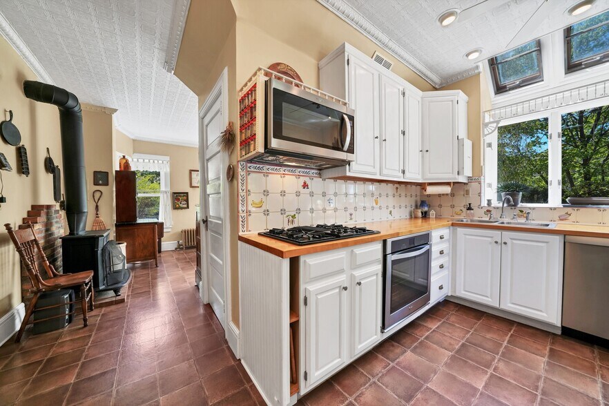 More Photos Of 45 Main St, Califon Office Residential For Sale