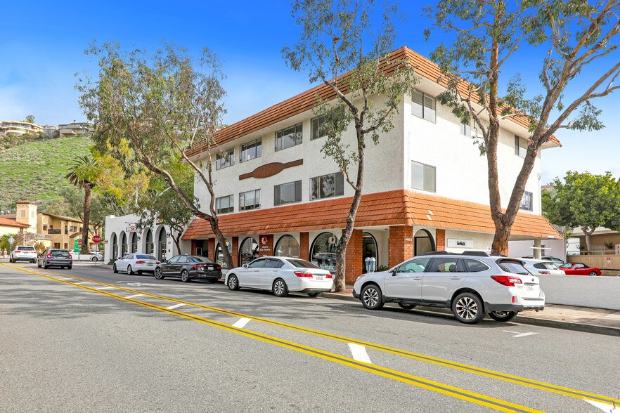 More Photos Of 465 Forest Ave, Laguna Beach Loft Creative Space For Lease