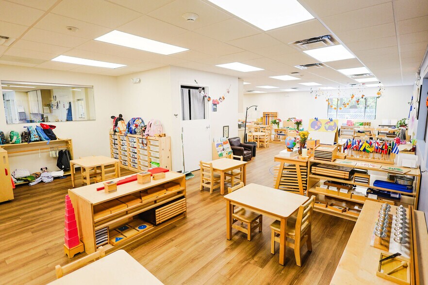 More Photos Of 2358 Shallowford Rd, Marietta Daycare Center For Sale