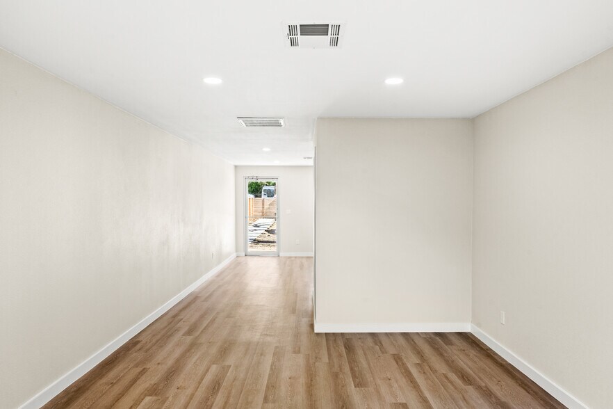 More Photos Of 715 W Hopkins St, San Marcos Daycare Center For Sale