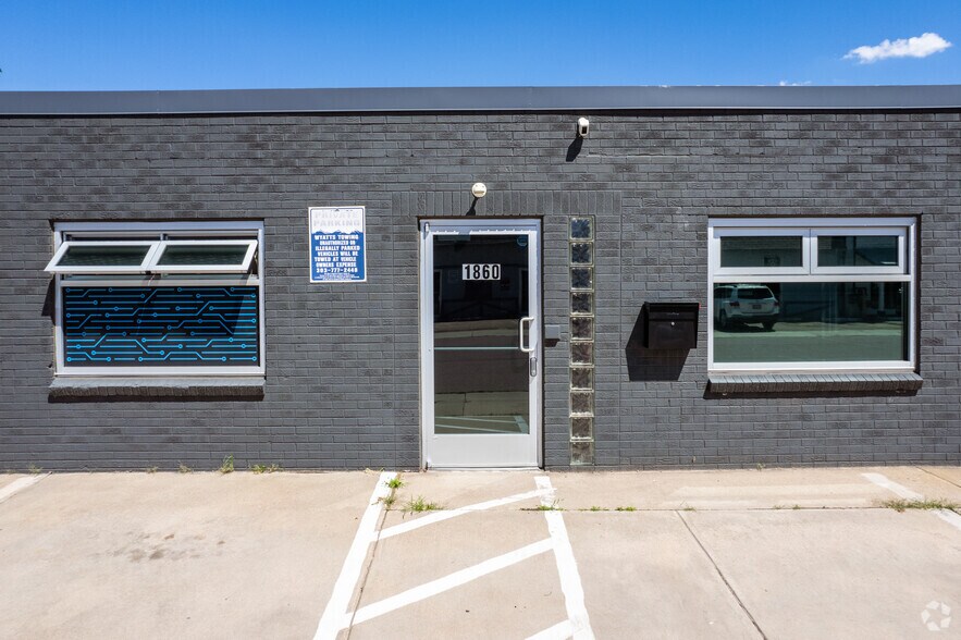 More Photos Of 1860 S Acoma St, Denver Flex For Sale