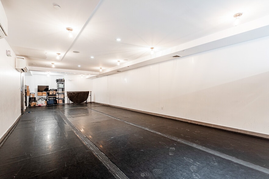 More Photos Of 573 Metropolitan Ave, Brooklyn Office For Lease
