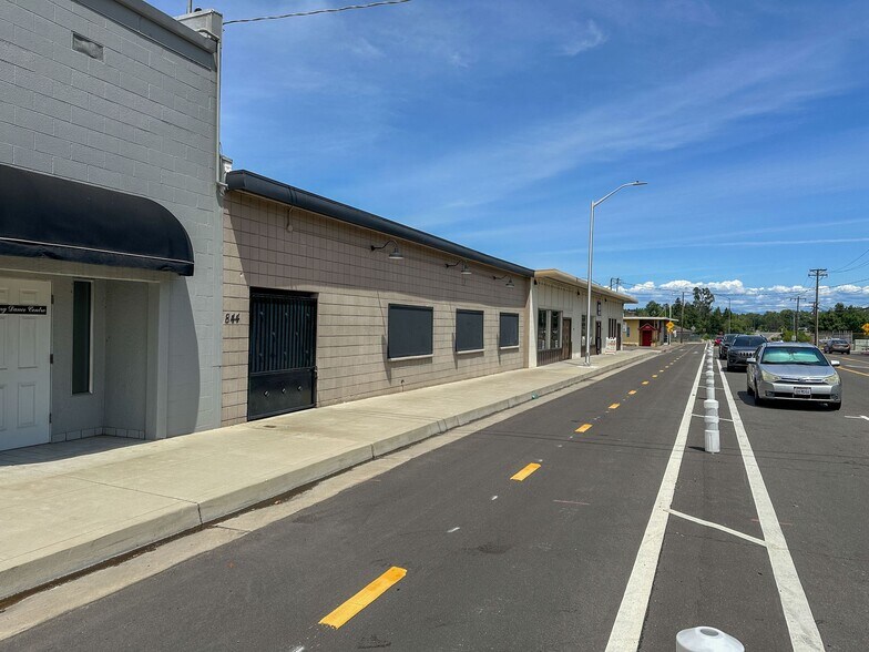 More Photos Of 840-844 Butte St, Redding Office For Lease