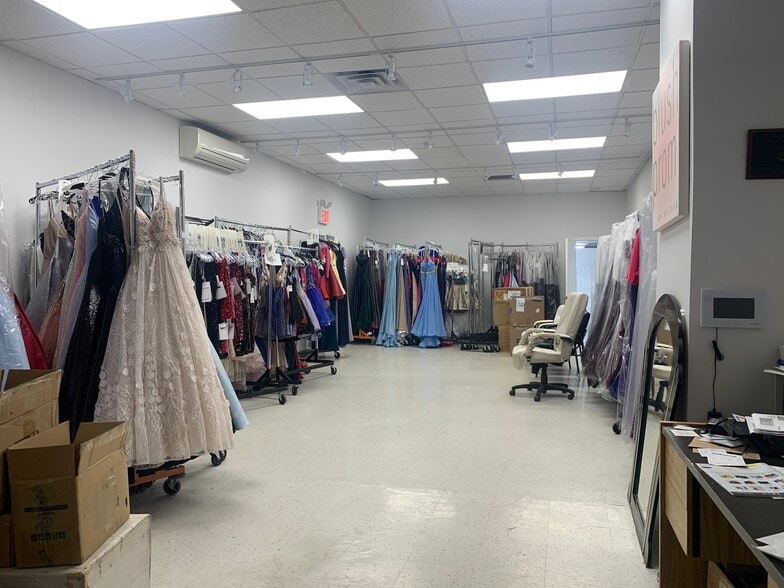 More Photos Of 1385 Seabury Ave, Bronx Warehouse For Lease