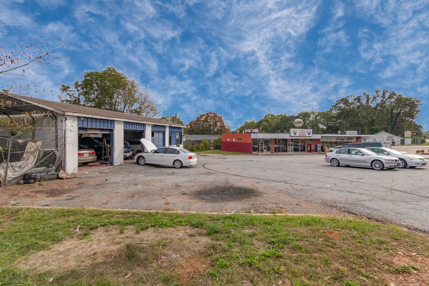 More Photos Of 1525 SE Austell Rd, Marietta Freestanding For Sale