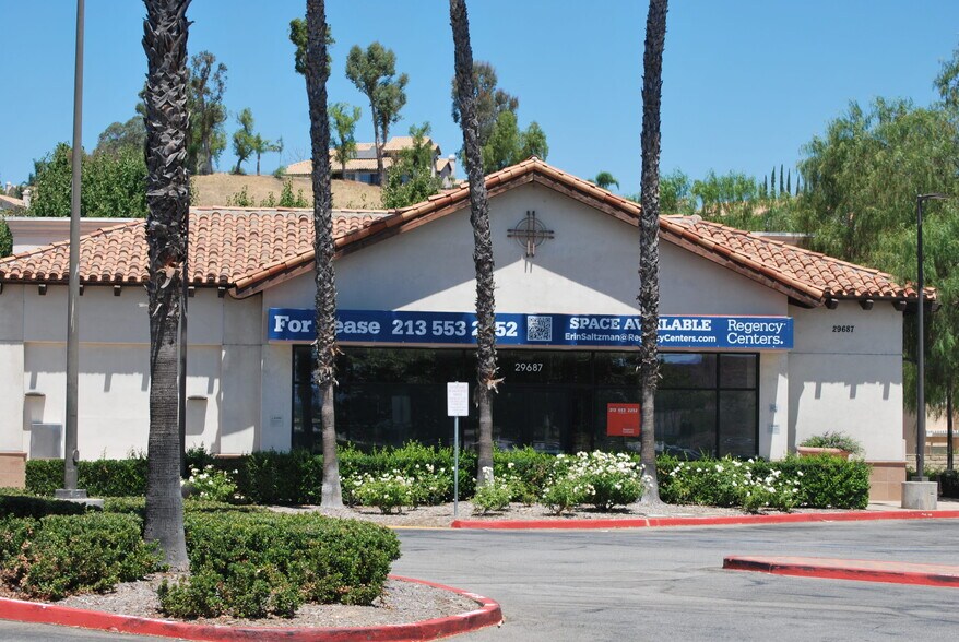 More Photos Of 29607 The Old Rd, Castaic Unknown For Lease