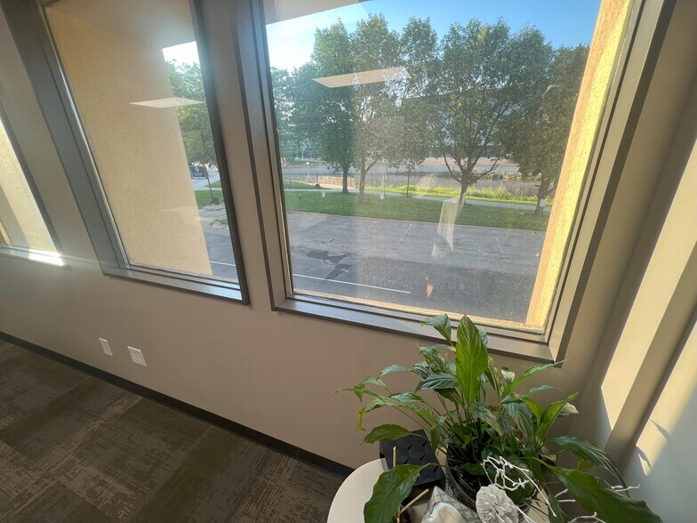 More Photos Of 300 3rd Ave SE, Rochester Coworking Space