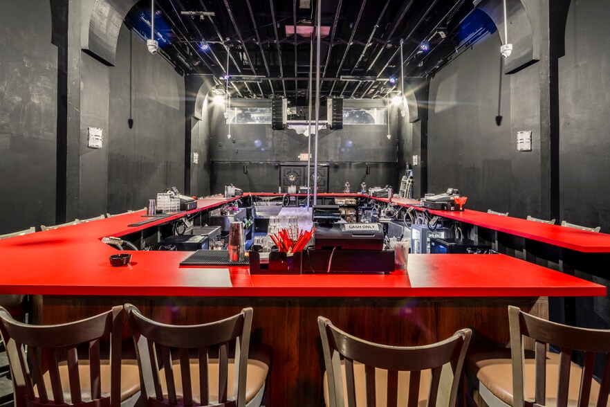 More Photos Of 912 71st St, Miami Beach Bar For Sale