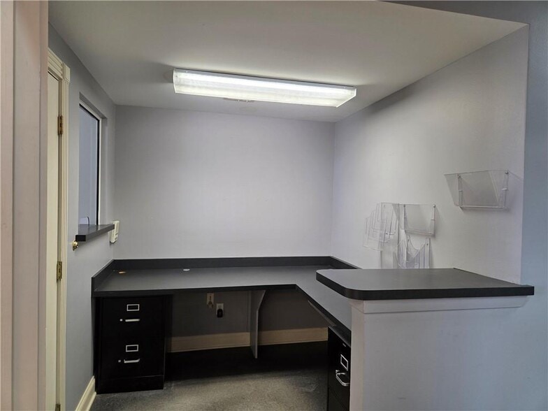 More Photos Of 1065 Muller Pky, Westwego Office For Sale