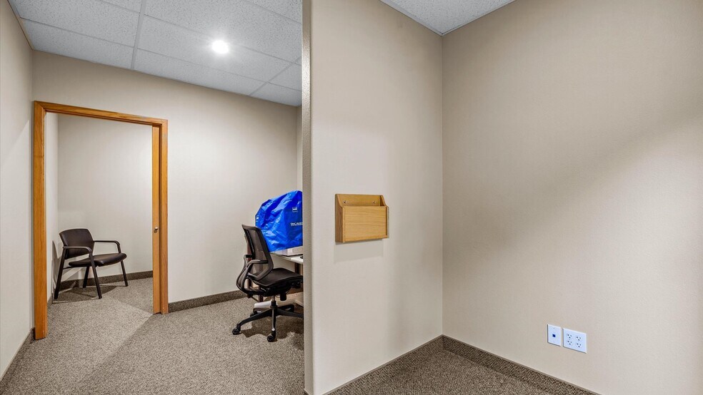 More Photos Of 2737 Crossroads Blvd, Grand Junction Office For Sale
