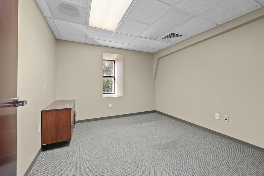 More Photos Of 1035 Lincolnton Rd, Salisbury Medical For Sale
