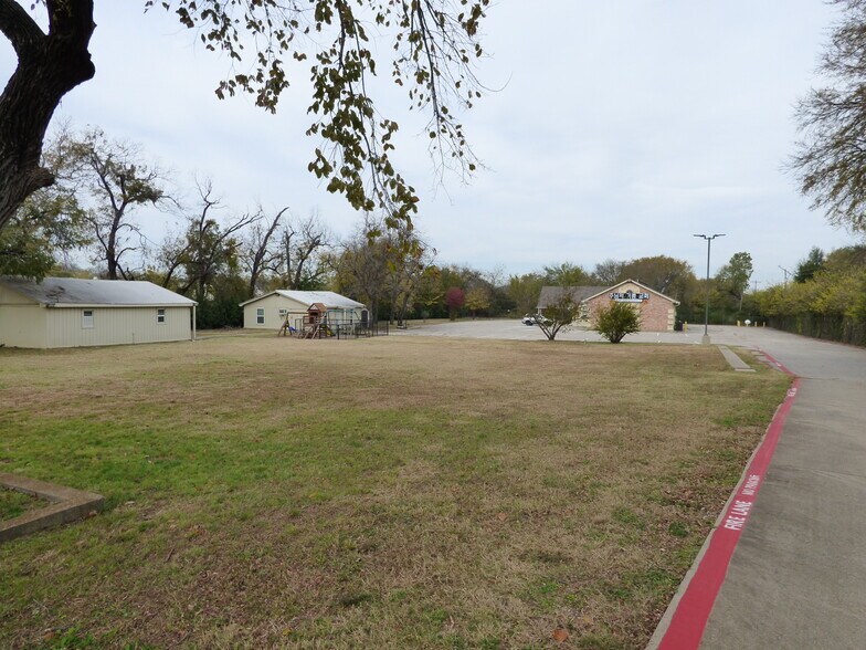 More Photos Of 681 McKenzie St, Lewisville Religious Facility For Sale