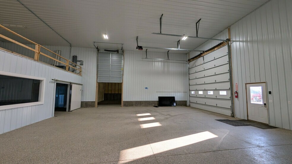 More Photos Of 1664 Ashley Ave, Larchwood Flex For Lease