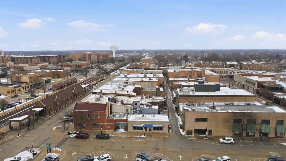 More Photos Of 110 W Burlington Ave, La Grange Storefront Retail Office For Lease
