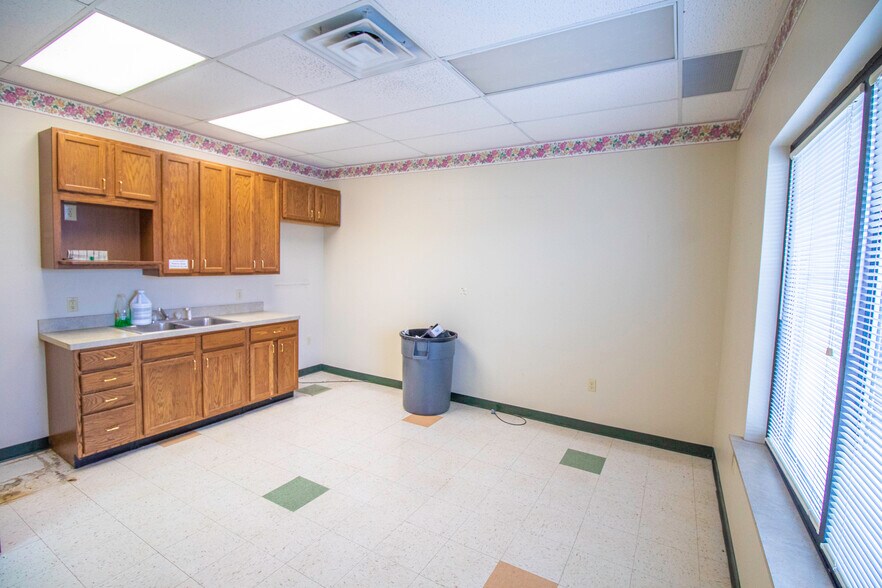 More Photos Of 720 W Navajo St, West Lafayette Office For Lease