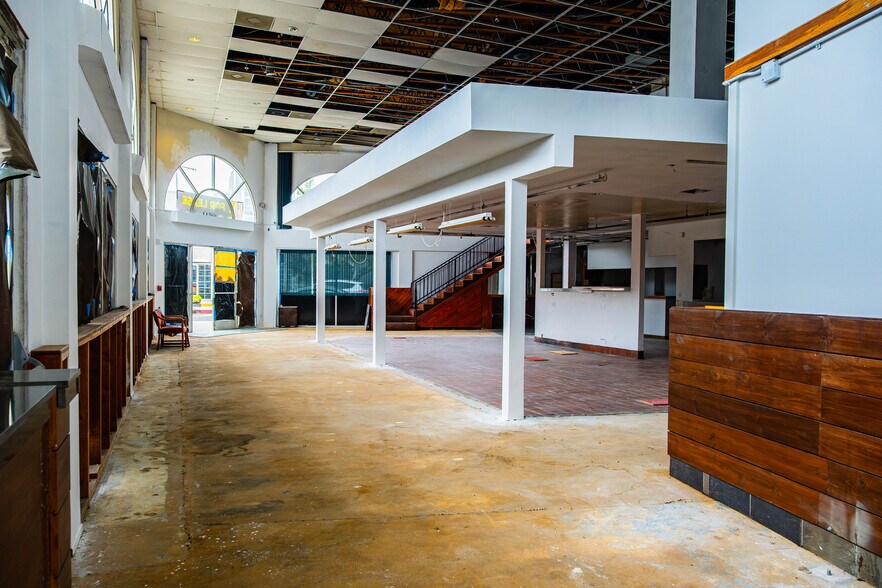 More Photos Of 5470 E 2nd St, Long Beach Storefront For Lease