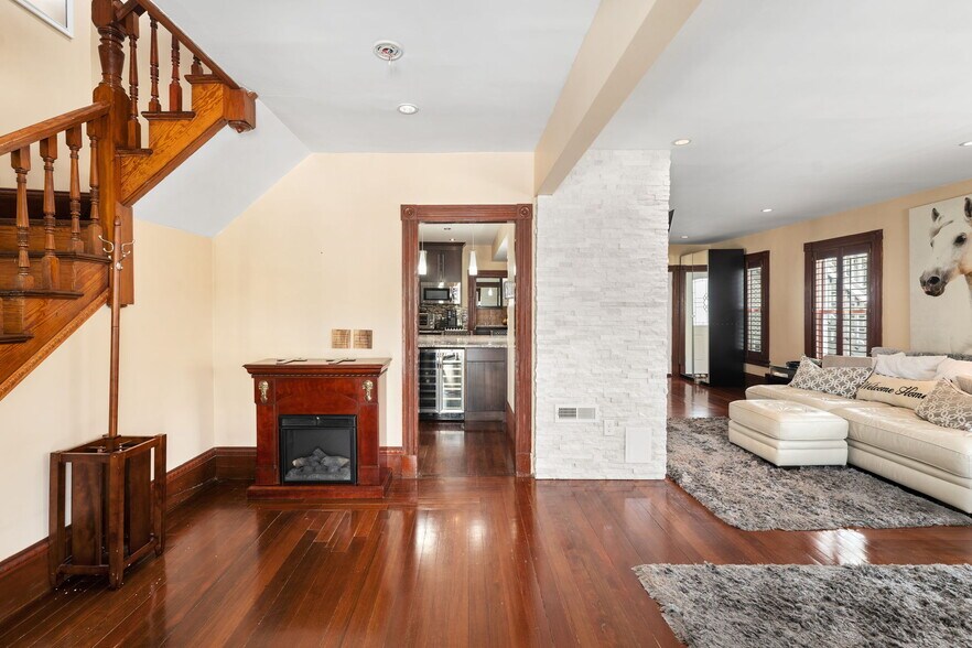 More Photos Of 47 Clinton St, Framingham Apartments For Sale