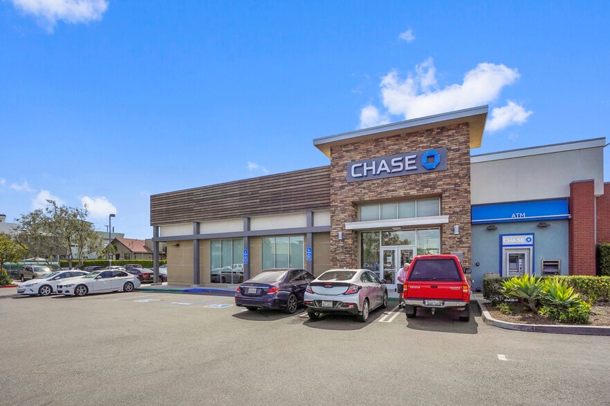 More Photos Of 3100-3138 W Balboa Blvd, Newport Beach Unknown For Lease