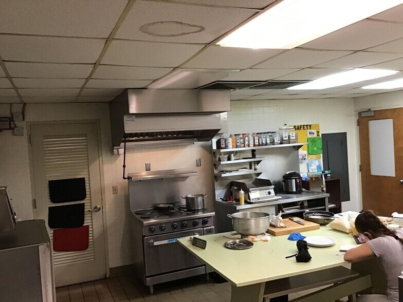 More Photos Of 300 S 6th St, Fort Pierce Office For Sale