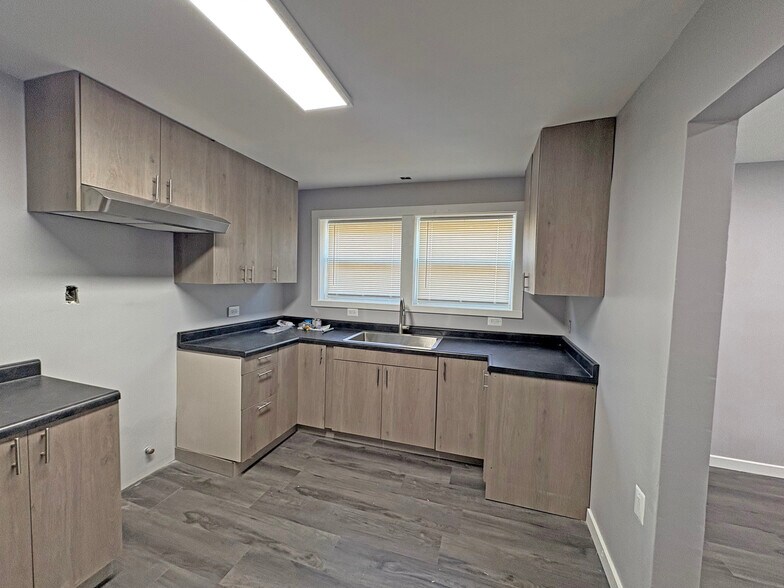 More Photos Of , Skokie Multifamily For Sale