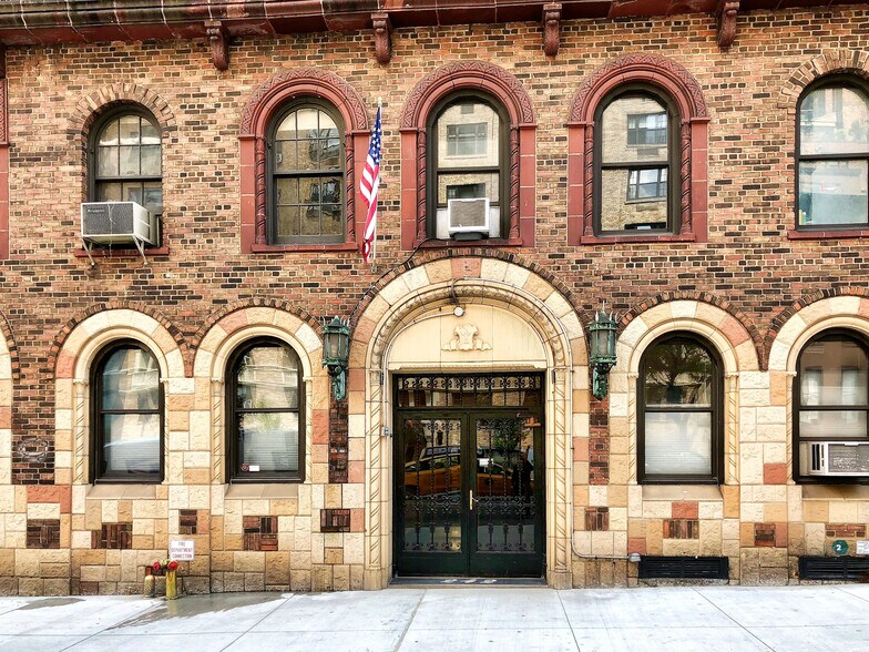 More Photos Of 242 E 72nd St, New York Apartments For Lease