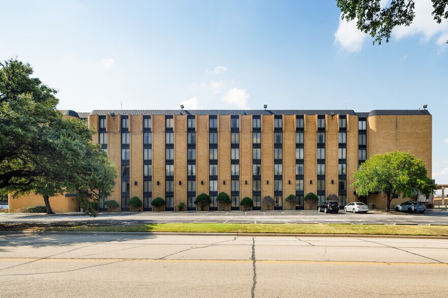 More Photos Of 2645 Lyndon B Johnson Fwy, Dallas Hotel For Sale