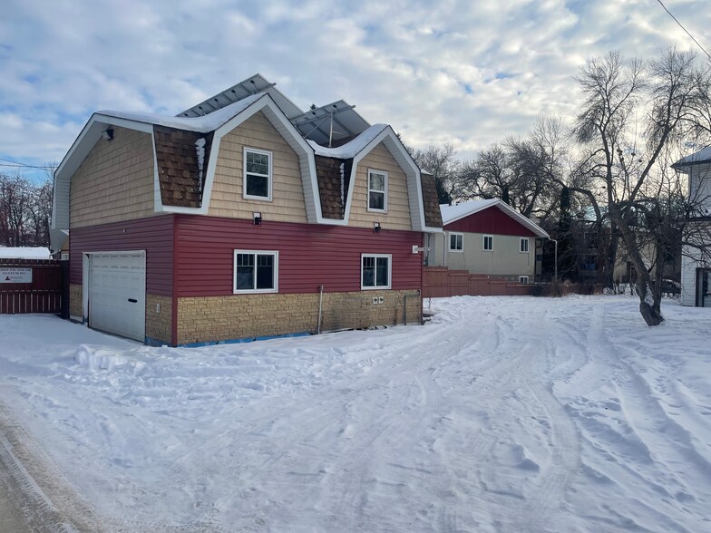 More Photos Of 10034 84 Av NW, Edmonton Apartments For Sale