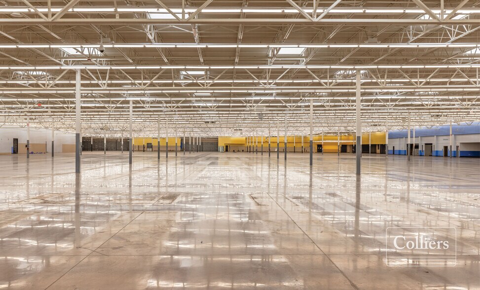 More Photos Of 1326 Bush River Rd, Columbia Freestanding For Lease