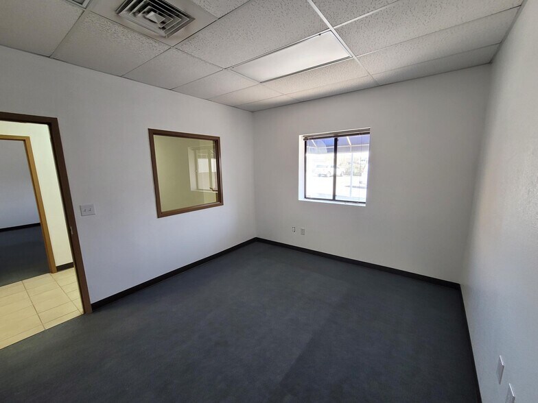 More Photos Of 801 Pendale Rd, El Paso Distribution For Sale