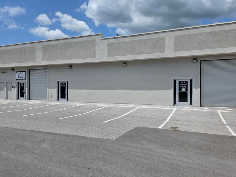 Primary Photo Of 13214-13234 State Road 54, Odessa Showroom For Lease