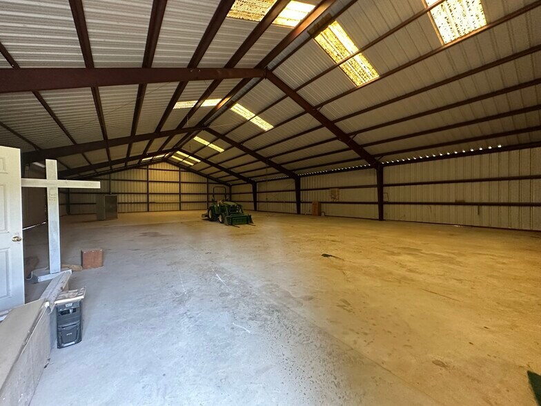 More Photos Of 3972 Millside Rd, Laurel Hill Industrial For Lease