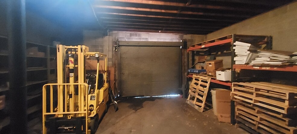 More Photos Of 66-68 Plymouth St, Edwardsville Flex For Sale