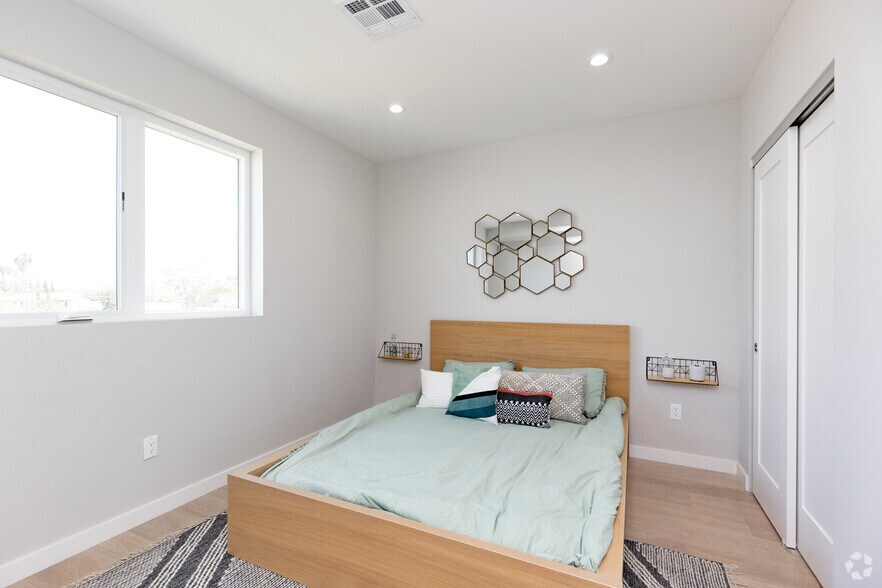 More Photos Of 2234 Crenshaw Blvd, Los Angeles Apartments For Sale