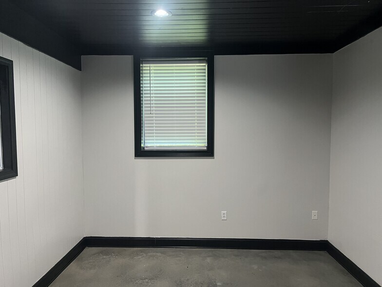 More Photos Of 138 Moose Loop Rd, Canton Warehouse For Lease